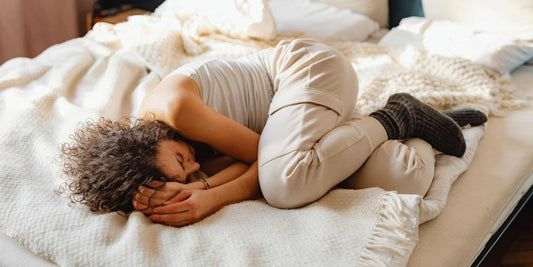 Sleeping Without a Pillow: Pros and Cons - Somnuz Mattress